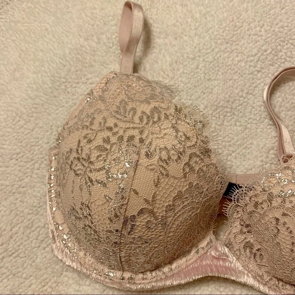 Victoria’s Secret Pink Very Sexy Lightly Lined Plunge Bra